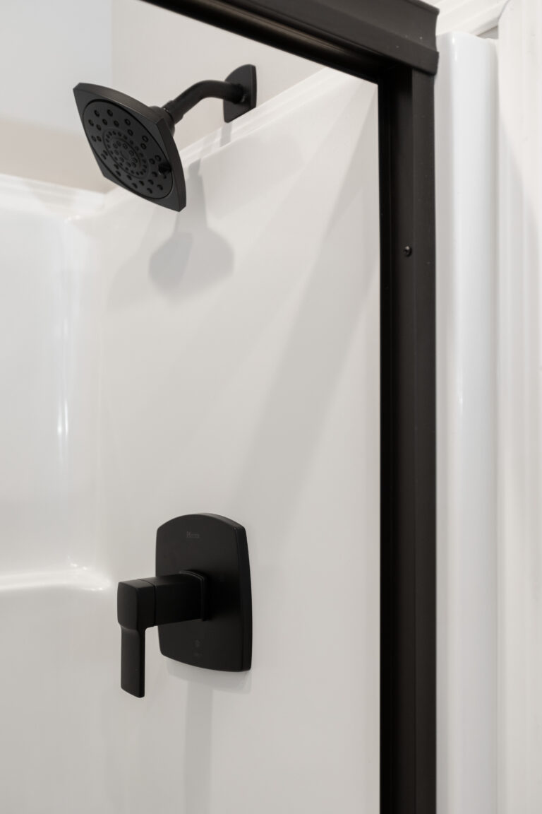 49121_Kinlock_Bathroom-Hardware_Nov-2026_01