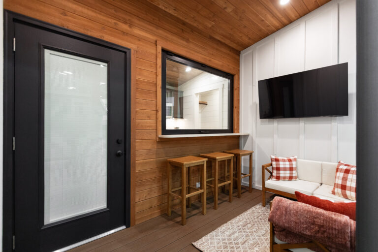 49121_Kinlock_FrontPorch_Nov-2026_06